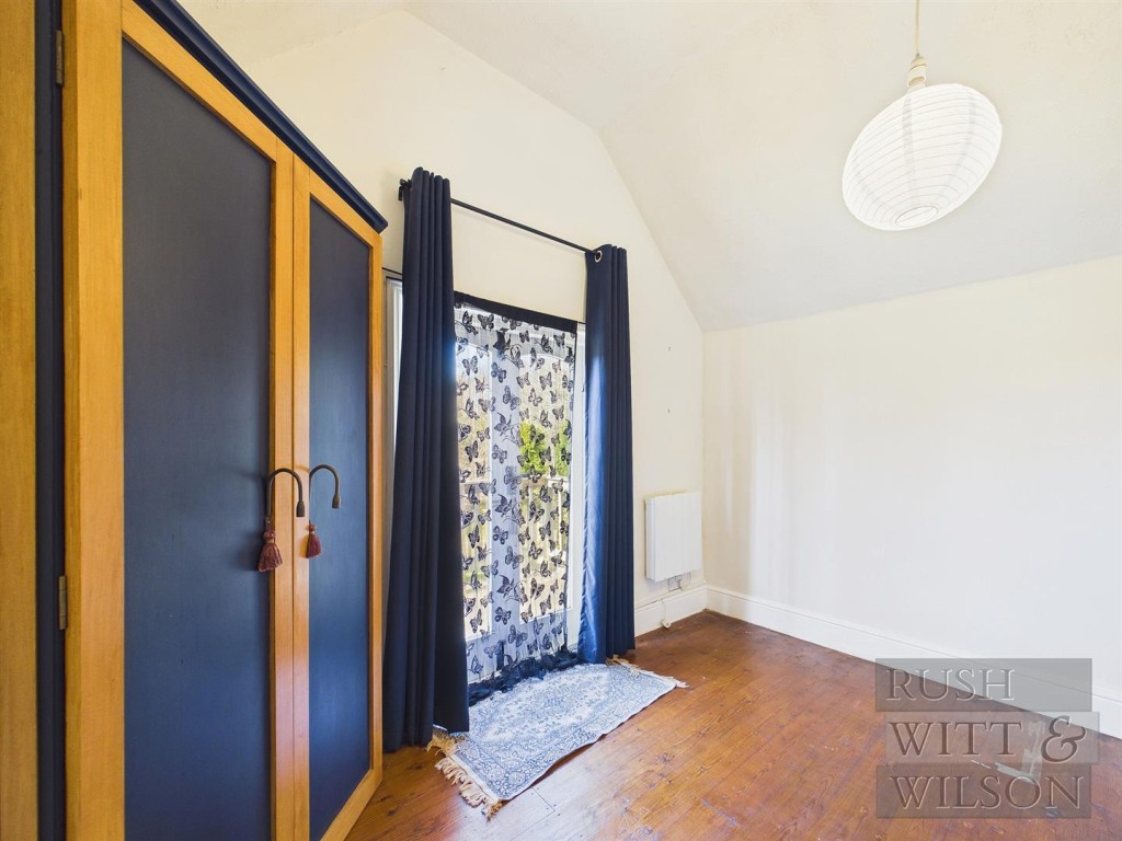 Lot: 123 - SEMI-DETACHED COTTAGE FOR REFURBISHMENT WITH FAR REACHING VIEWS - Bedroom 2